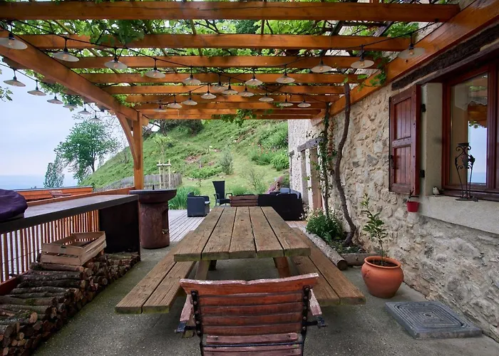 Maison De Pierre